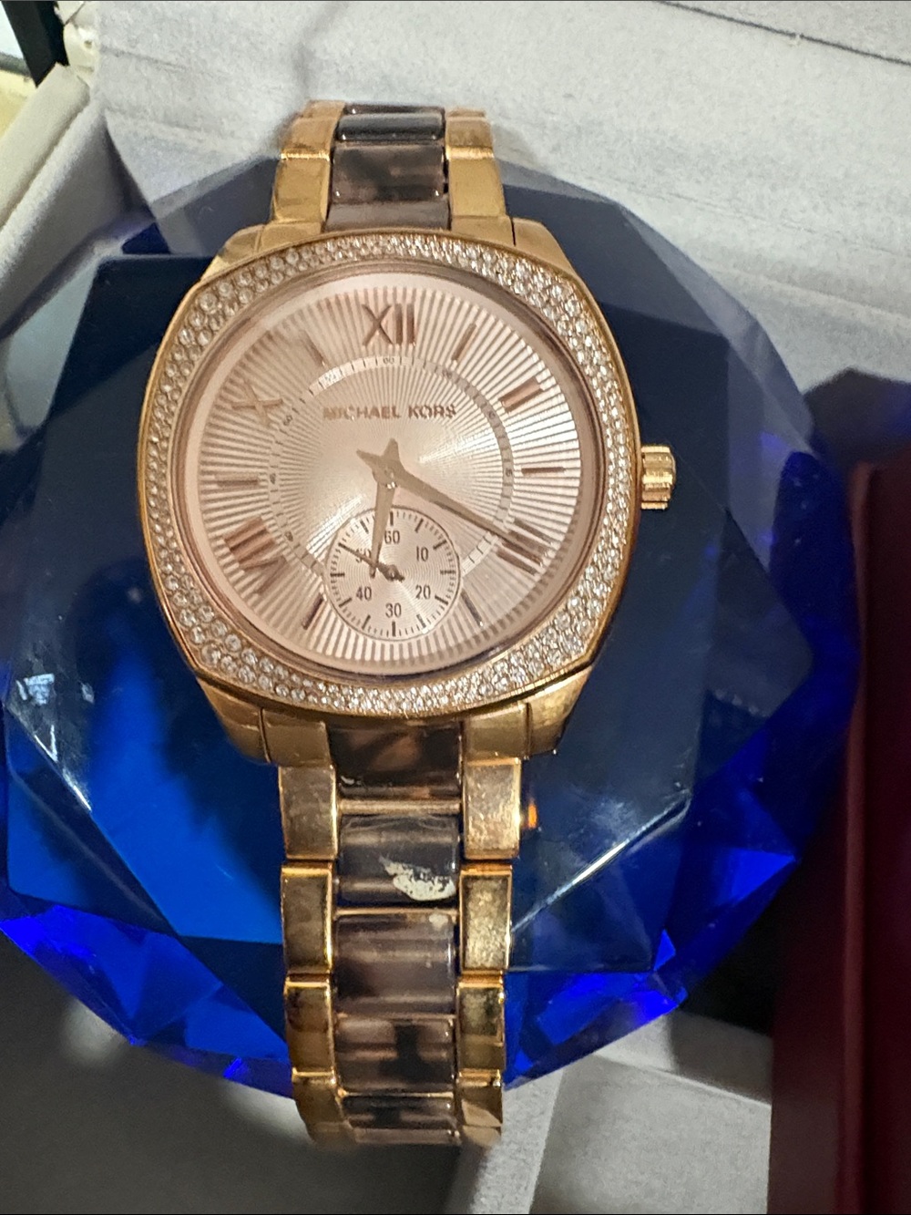 Michael Kors Rose Gold Tortoiseshell Watch needs battery